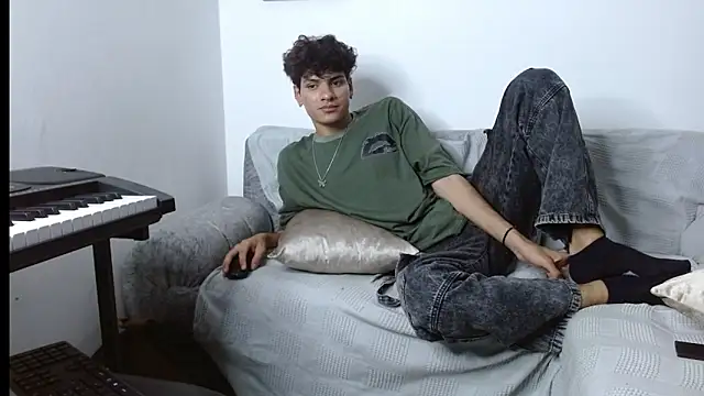 Themilow online show from 30, 1, 2025