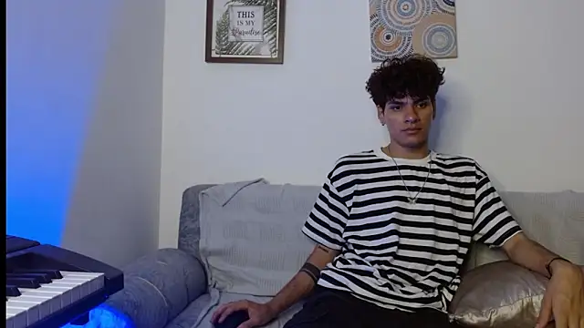 Themilow online show from 3, 2, 2025