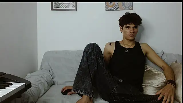 Themilow online show from 24, 1, 2025