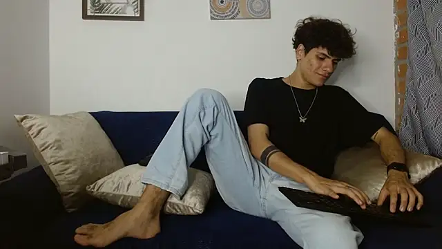 Themilow online show from 10, 2, 2025