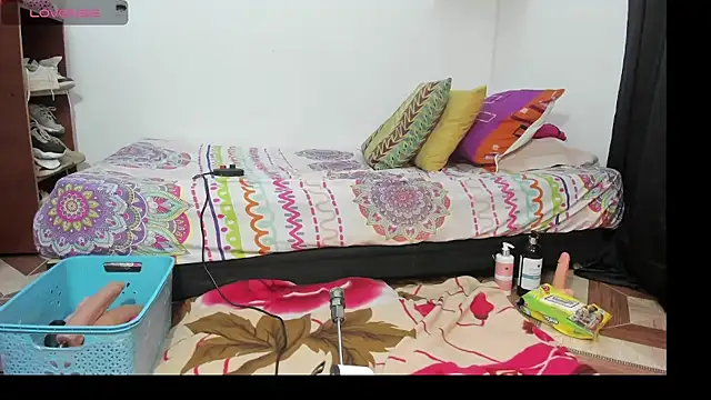 Stylevoluptuousvycky online show from 9, 5, 2026