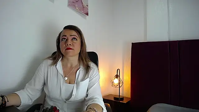 Lupiita223 online show from 27, 2, 2025