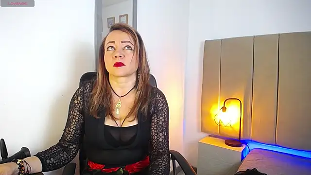 Lupiita223 online show from 28, 2, 2025