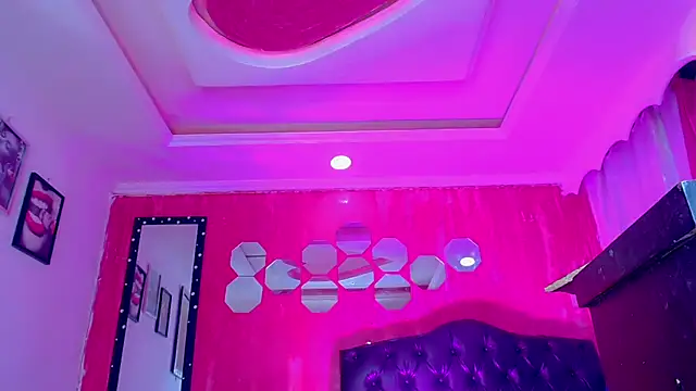 TiffanyMackensyy online show from 21, 4, 2026