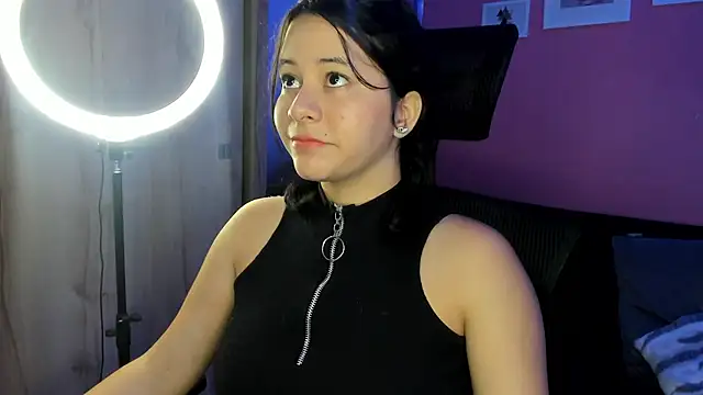 Snapshot of agnes_213 chatting on 14, 11, 2025 agnes 213 online show from 14, 11, 2025