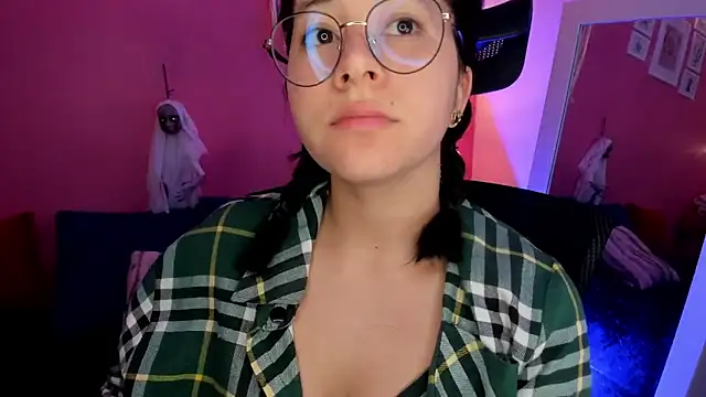 Snapshot of agnes_213 chatting on 11, 10, 2025 agnes 213 online show from 11, 10, 2025