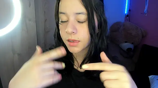 Snapshot of agnes_213 chatting on 19, 11, 2025 agnes 213 online show from 19, 11, 2025