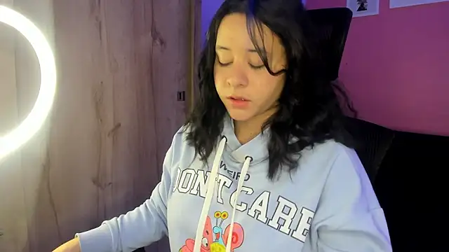 Snapshot of agnes_213 chatting on 15, 11, 2025 agnes 213 online show from 15, 11, 2025