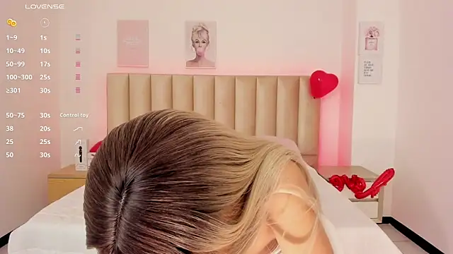 Catvalentine  online show from 19, 2, 2025