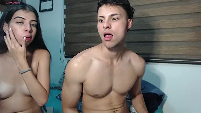 Snapshot of AshleyandTyler chatting on 24, 2, 2025 AshleyandTyler online show from 24, 2, 2025