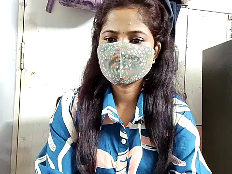 Snapshot of samosa73 chatting on 24, 10, 2025 samosa73 online show from 24, 10, 2025