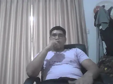 Snapshot of estudiante69 chatting on 13, 10, 2025 estudiante69 online show from 13, 10, 2025