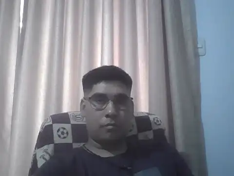 estudiante69 online show from 3, 12, 2025