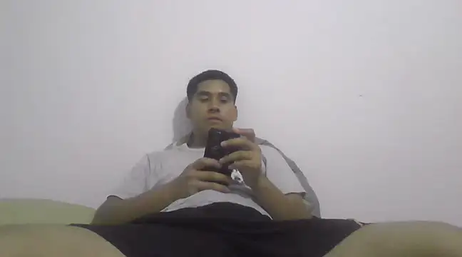 Snapshot of estudiante69 chatting on 6, 2, 2025 estudiante69 online show from 6, 2, 2025