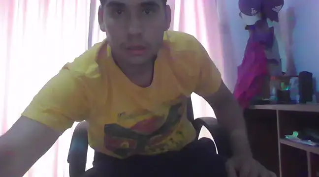 Snapshot of estudiante69 chatting on 8, 2, 2025 estudiante69 online show from 8, 2, 2025