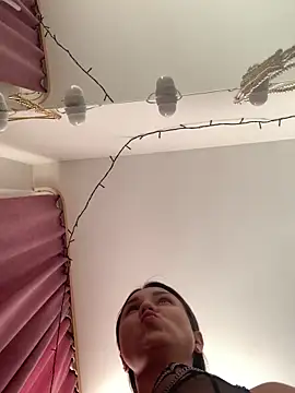 MiraMiss online show from 12, 3, 2026