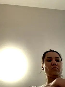 MiraMiss online show from 4, 12, 2025