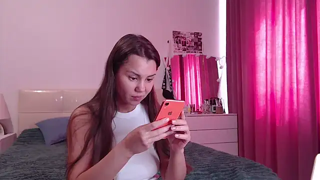 Snapshot of MiraMiss chatting on 17, 6, 2026 MiraMiss online show from 17, 6, 2026