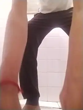 Snapshot of jenilmax chatting on 4, 11, 2025 jenilmax online show from 4, 11, 2025