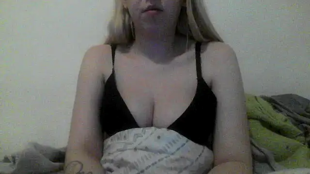 Snapshot of bunnyamy chatting on 1, 1, 2025 bunnyamy online show from 1, 1, 2025