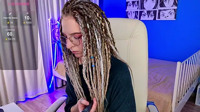 Snapshot of VioletShine chatting on 27, 11, 2025 VioletShine online show from 27, 11, 2025