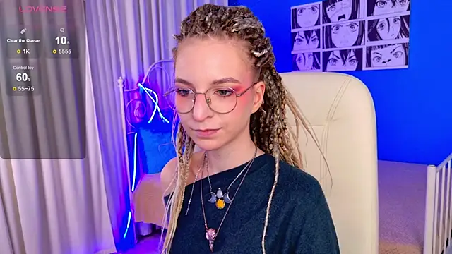 Snapshot of VioletShine chatting on 16, 11, 2025 VioletShine online show from 16, 11, 2025