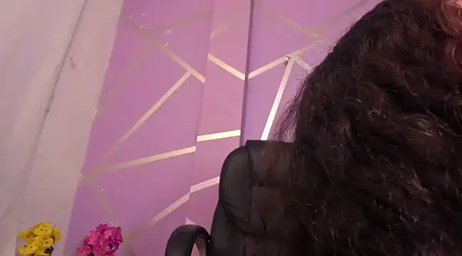Snapshot of Queenjenn__ chatting on 15, 2, 2025 Queenjenn online show from 15, 2, 2025