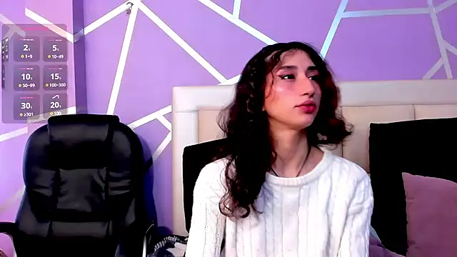 Snapshot of Queenjenn__ chatting on 3, 2, 2025 Queenjenn online show from 3, 2, 2025