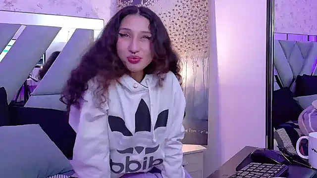 Queenjenn   online show from 23, 4, 2026