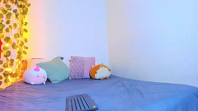 emillyhills online show from 8, 2, 2025