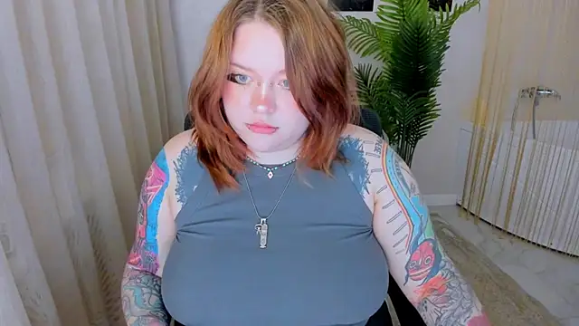 Snapshot of MoonLghte chatting on 24, 5, 2026 MoonLghte online show from 24, 5, 2026