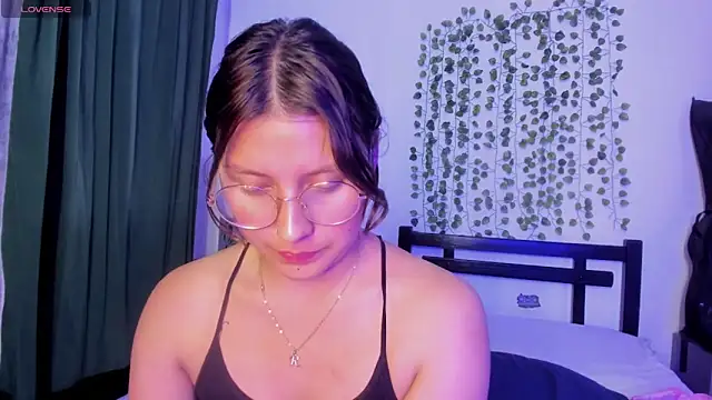 Noellesable online show from 7, 3, 2025
