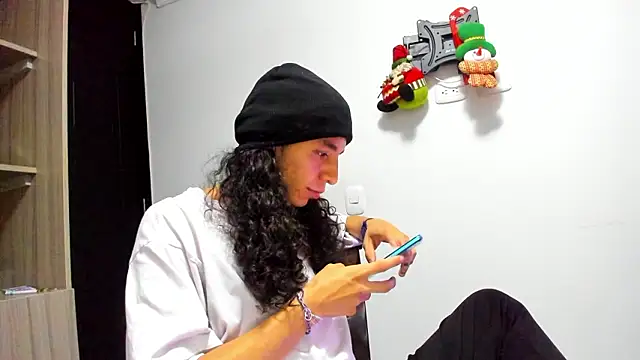 Mugiwara666 online show from 5, 12, 2024