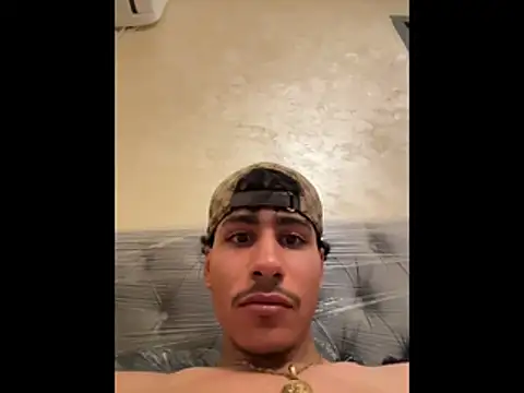 Snapshot of johnycash21 chatting on 5, 7, 2026 johnycash21 online show from 5, 7, 2026