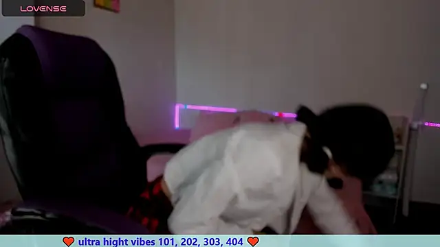 Snapshot of aiko_mori chatting on 13, 12, 2024 aiko mori online show from 13, 12, 2024