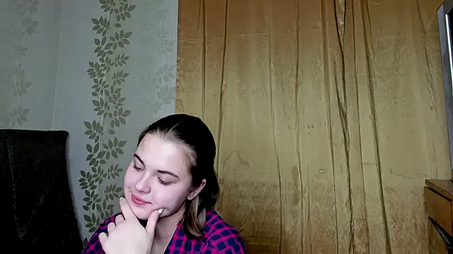 holly mila online show from 20, 12, 2024