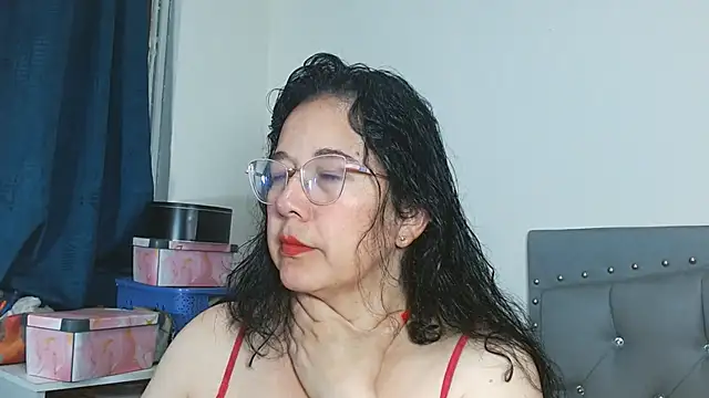 Snapshot of maturepriscila chatting on 19, 5, 2026 maturepriscila online show from 19, 5, 2026