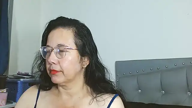 maturepriscila online show from 19, 6, 2026