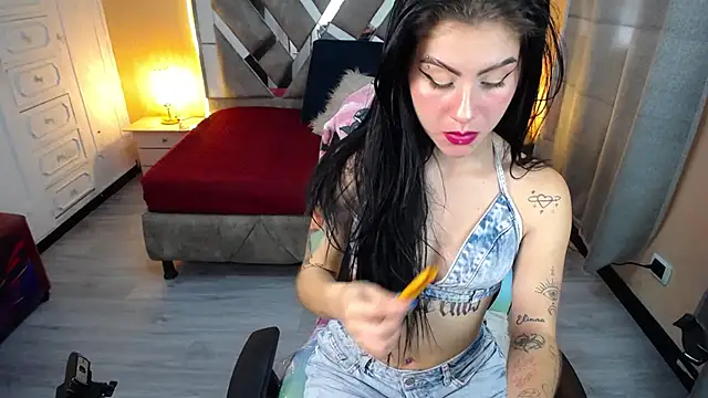 Kate Laurence  online show from 25, 2, 2025