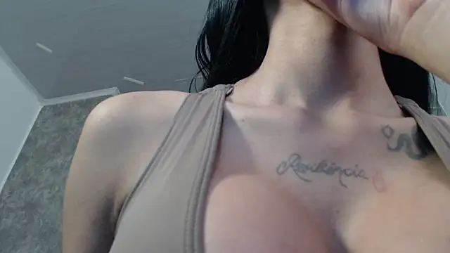 Tiffanny online show from 15, 10, 2025