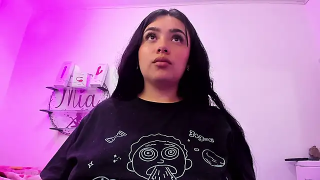 mia johns  online show from 10, 1, 2026