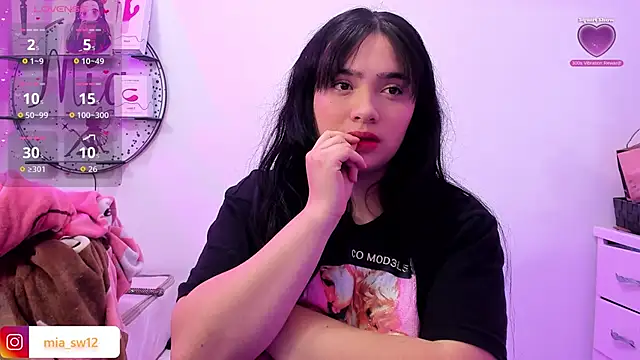 mia johns  online show from 13, 11, 2025