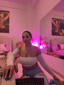 Snapshot of lissa_yasemin chatting on 6, 3, 2025 lissa yasemin online show from 6, 3, 2025