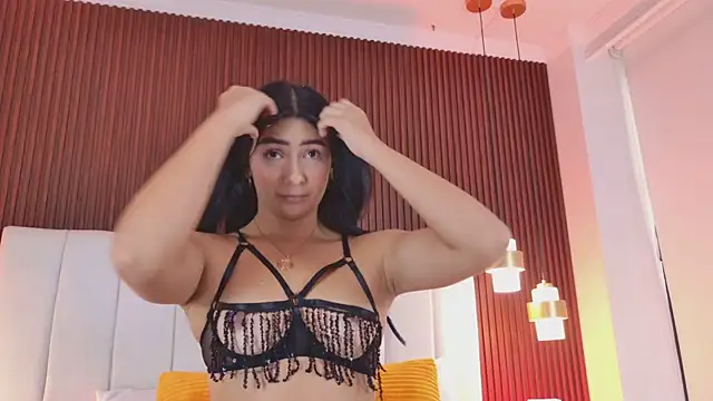 Snapshot of MeganCruzGB chatting on 18, 11, 2025 MeganCruzGB online show from 18, 11, 2025