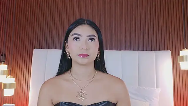 Snapshot of MeganCruzGB chatting on 6, 11, 2025 MeganCruzGB online show from 6, 11, 2025