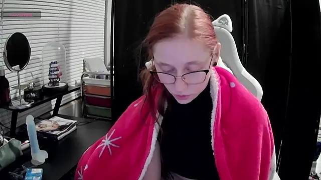 LilyFoxxx online show from 17, 2, 2025