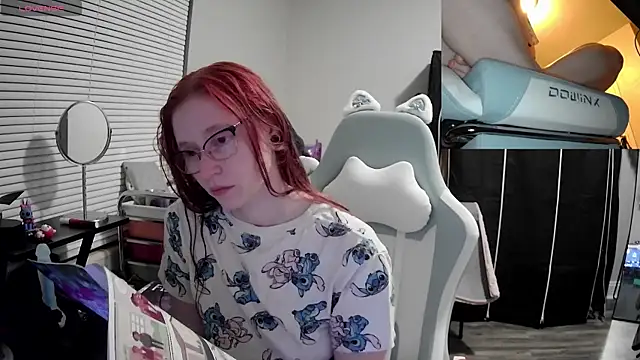 LilyFoxxx online show from 3, 2, 2025