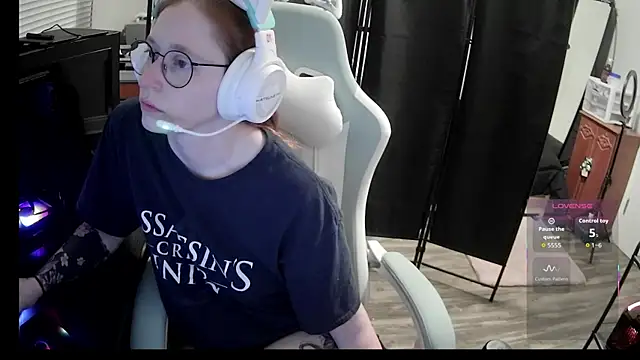 LilyFoxxx online show from 27, 5, 2026