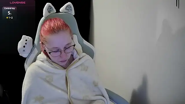 LilyFoxxx online show from 21, 12, 2024