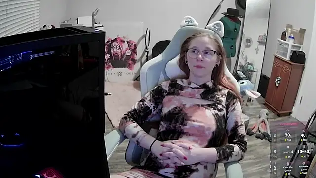 LilyFoxxx online show from 19, 12, 2025